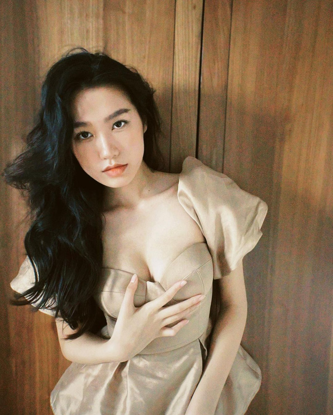 Bồ tin đồn 2k1 của Đoàn Văn Hậu tung loạt ảnh ngày càng sexy, chàng cầu thủ đã có ngay phản ứng-2