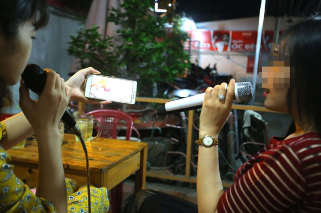 Ám ảnh ngày giãn cách: Khi hàng xóm tự cho mình là ông hoàng bolero nhưng có mỗi cuộc tình mà hôm nào cũng đắp mãi không xong!-2