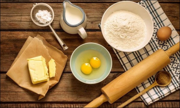 Mẹ đảm tự làm bánh mì bơ tỏi phô mai thơm ngon khó cưỡng, con có bữa sáng hấp dẫn ngày giãn cách-1