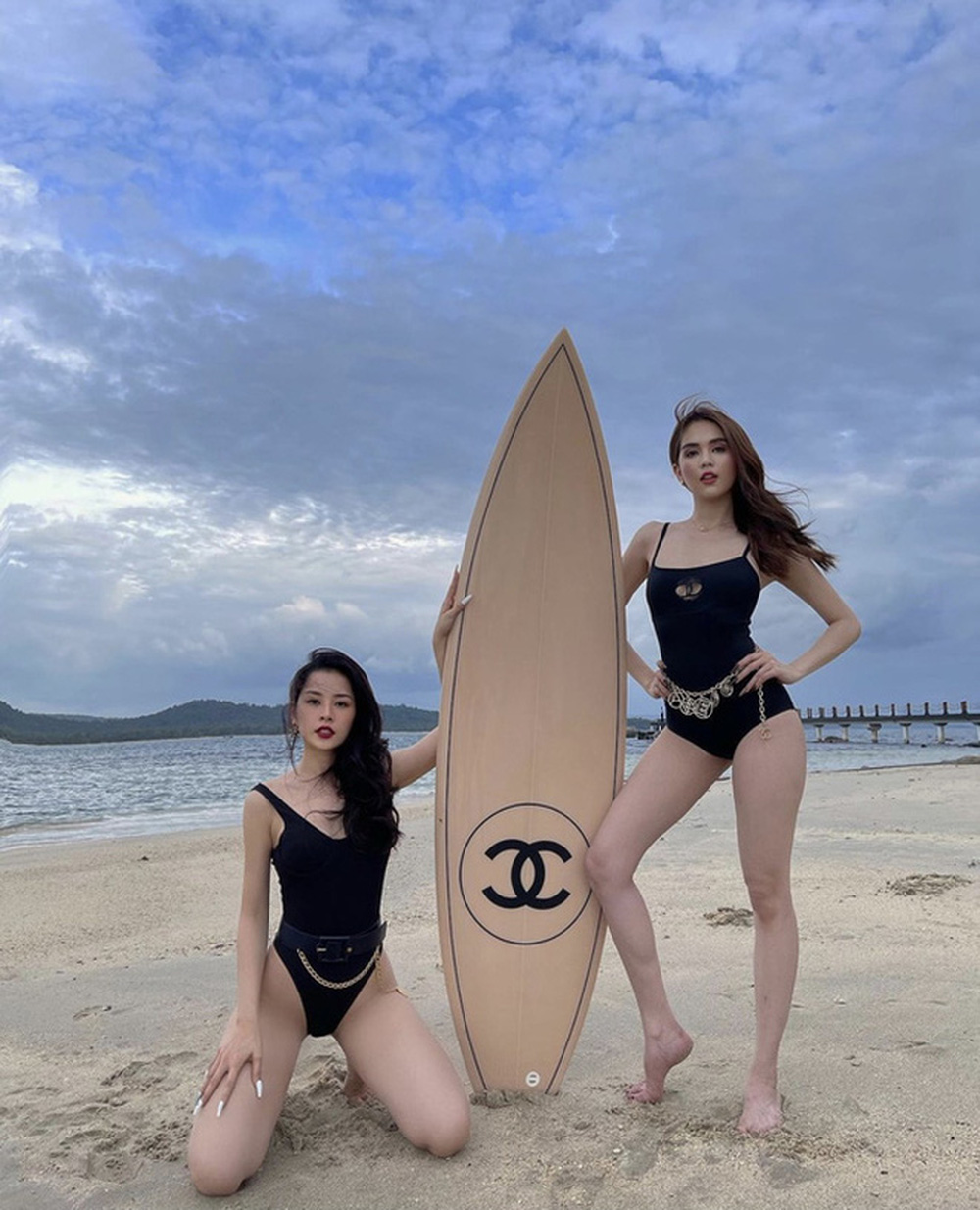 Nữ đại gia ở biệt thự 800 tỷ khoe ảnh tạo dáng bên ván Chanel từng khiến Chi Pu - Ngọc Trinh mê mẩn, vóc dáng U60 gây ngỡ ngàng-7