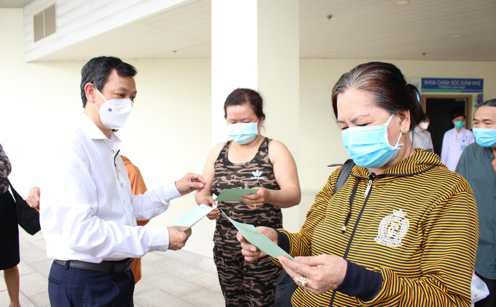 Lời kể bệnh nhân COVID-19 vừa qua cơn nguy kịch: Thần chết cách một hơi thở!-1