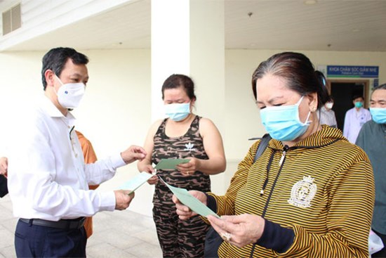 Lời kể bệnh nhân COVID-19 vừa qua cơn nguy kịch: 'Thần chết' cách một hơi thở!