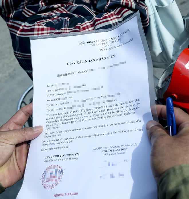 Hà Nội: Phường phát phiếu kiểm soát phòng, chống COVID-19, mỗi nhà chỉ ra đường 1 lần/ngày-9