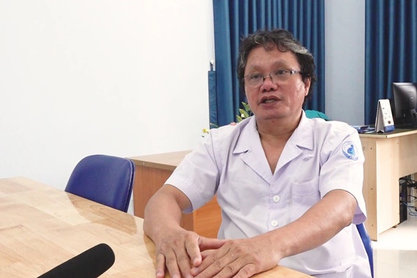 BS Trương Hữu Khanh: F0 hãy tập thở trong lúc chờ hỗ trợ y tế, 2 nỗi lo cần được xử lý đúng-1