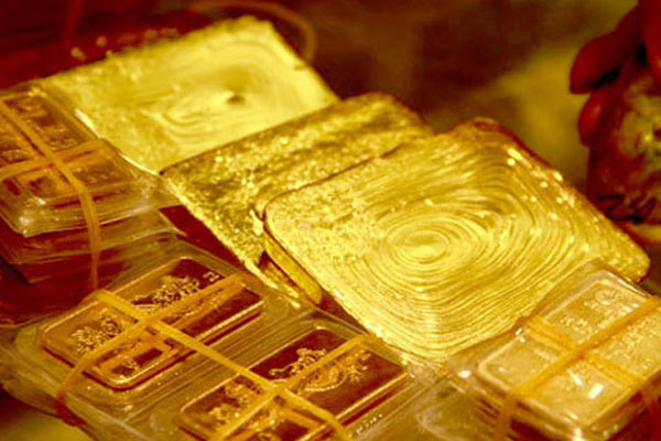 Giá vàng hôm nay 30/7: Lãi suất thấp, vàng tăng vọt-3
