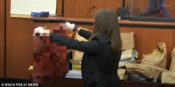 Án mạng rúng động Mỹ: Gọi Uber nhưng lên nhầm xe lạ, cô gái bị đâm liên tiếp 120 nhát dao kinh hoàng với loạt tình tiết gây phẫn nộ-3