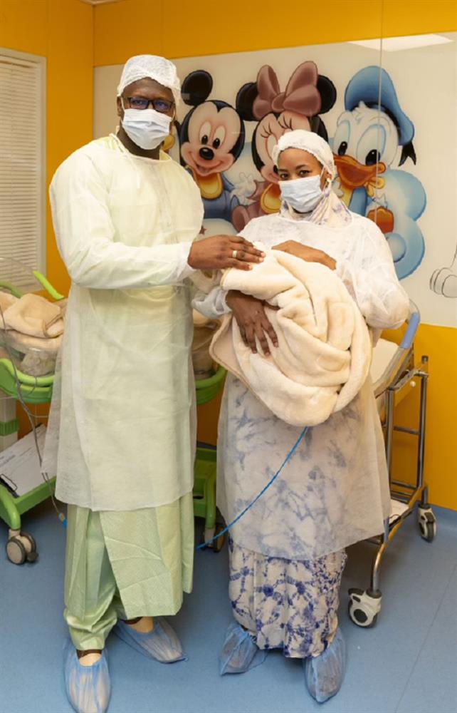 Người mẹ sinh 9 đứa con phá kỷ lục thế giới: Dùng 100 cái bỉm, 6 lít sữa mỗi ngày, nhìn số tiền viện phí ai cũng choáng-4