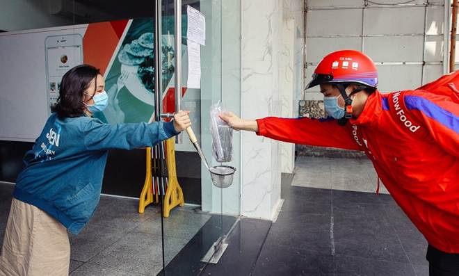 Dở khóc dở cười” những kiểu buôn bán bá đạo mùa Covid-19-9