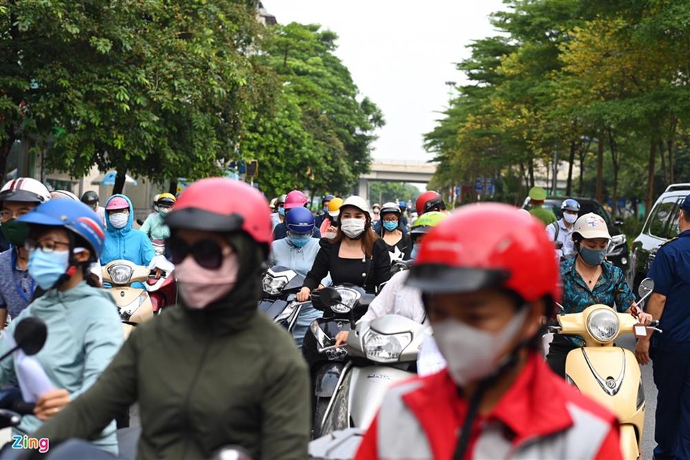 Nhiều chốt kiểm soát Covid-19 ở Hà Nội bị ùn ứ-5