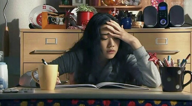 Lần đầu tiên đến nhà bạn trai, ai đó đá tôi dưới bàn, trở về phòng nhận được một tin nhắn, tôi thấy cuộc đời sao nghiệt ngã-2