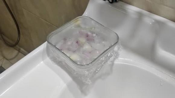 Hành tây ngâm giấm trắng, không ngờ nó lại có công dụng mạnh mẽ, giải quyết được nỗi lo của nhiều người, đơn giản và thiết thực-7