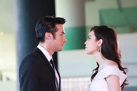 Chồng bỏ làm đưa con của đồng nghiệp đi thi, vợ nhận được “mật báo” rồi xử cực gắt khi phát hiện chân tướng đứa bé