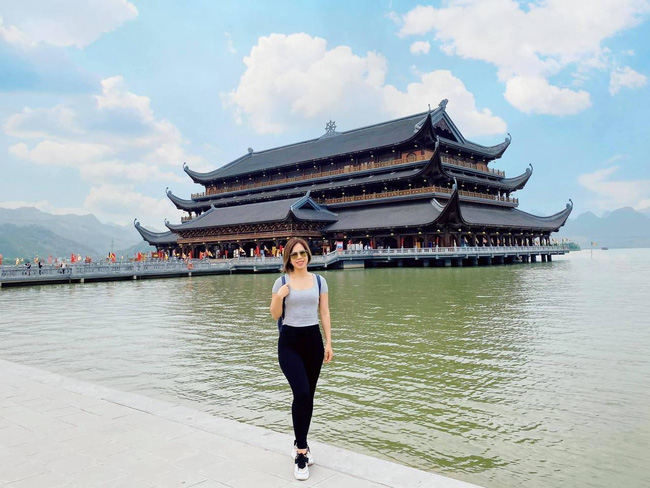 Người vợ xinh đẹp ngoài đời của Shark Long Hương vị tình thân, đã sinh nở 2 lần mà dáng dấp vẫn nuột nà cỡ này-12