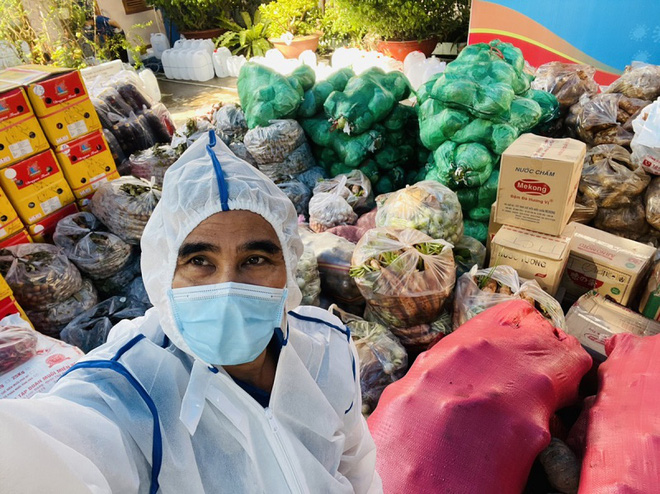 Gọi điện chúc mừng sinh nhật MC Quyền Linh giữa đêm, NS Hồng Vân xúc động khi đồng nghiệp vẫn miệt mài làm điều này?-3