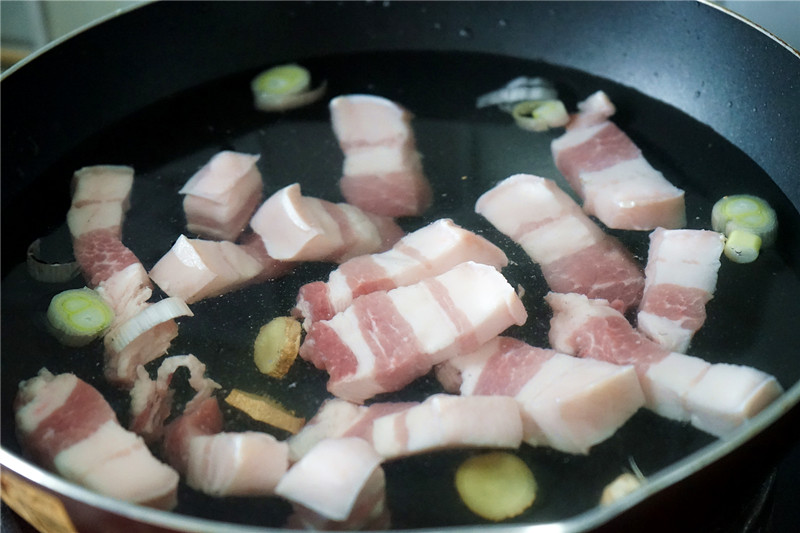 Thịt lợn luộc hay rang đã quá nhàm chán, nấu theo cách này mới đúng là cực phẩm-3