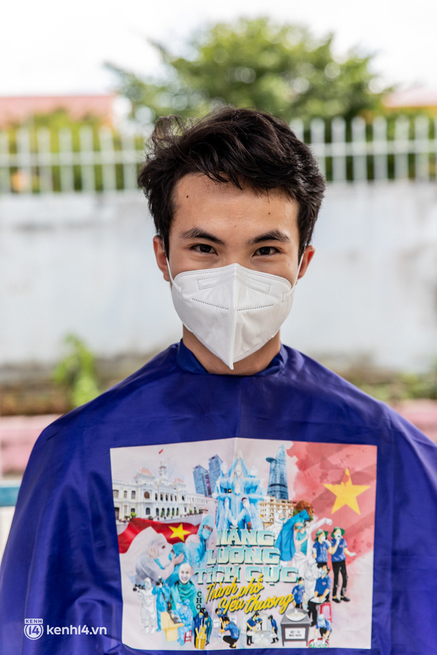 Sân khấu đặc biệt: Nơi ca sĩ Phương Thanh và các nghệ sĩ biểu diễn cho 4.000 F0 tại bệnh viện dã chiến-5