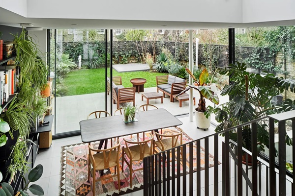 Khám phá nét độc đáo của căn nhà cổ kính, có gu thẫm mỹ cao, đưa thiên nhiên vào trong tận ngóc ngách khiến ai nhìn cũng mê-1