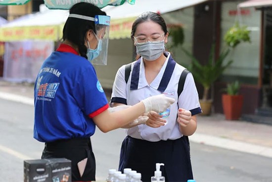 15 trường công bố ĐIỂM SÀN xét tuyển đại học 2021: Ngành chỉ từ 14, ngành lên 26 điểm