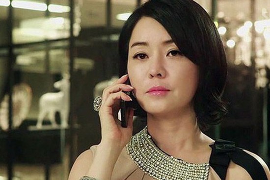 Thấy chồng có biểu hiện lạ, tôi đã lén kiểm tra điện thoại để rồi tan nát trái tim khi biết bí mật mà anh đang giấu giếm vợ