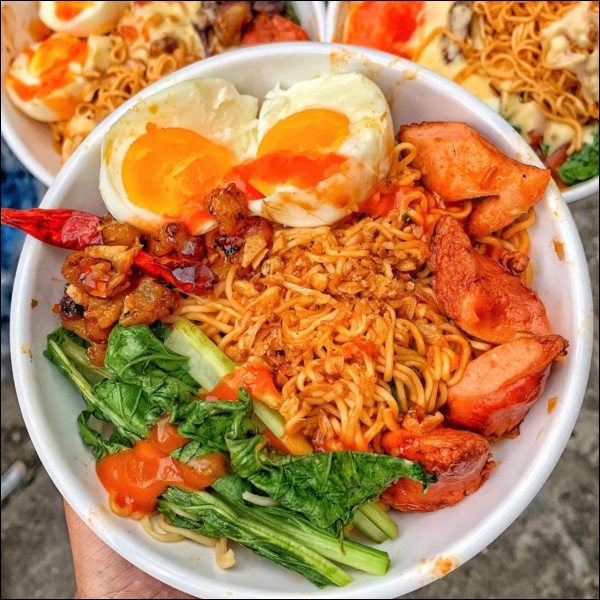 Ăn mì úp, mì xào mãi cũng chán, thử ngay cách làm mì trộn muối ớt lạ miệng, đảm bảo cả nhà đều thích-4