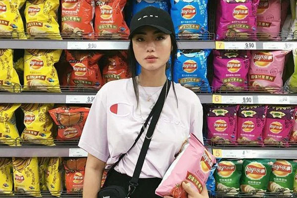 Nóng: Lộ ảnh sex nghi của hot girl từng bị đánh ghen giữa phố cổ Hà Nội-3