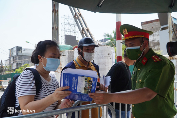 NÓNG: Hà Nội phong tỏa toàn bộ 1 phường của quận Hoàn Kiếm do có dân quân tự vệ dương tính SARS-CoV-2-10