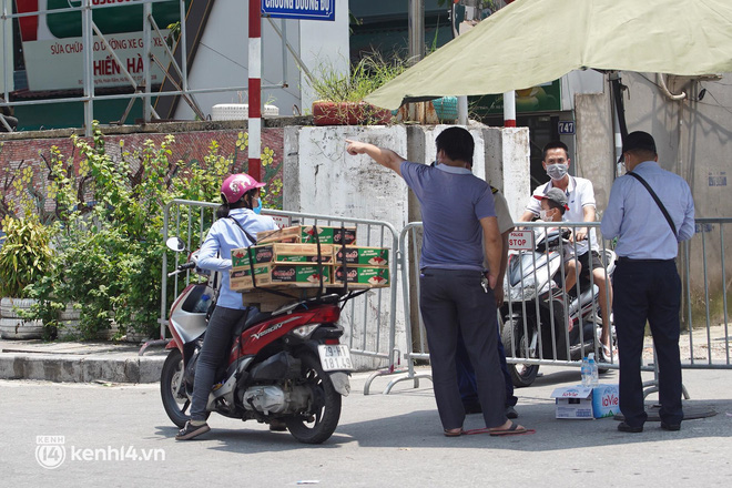 NÓNG: Hà Nội phong tỏa toàn bộ 1 phường của quận Hoàn Kiếm do có dân quân tự vệ dương tính SARS-CoV-2-2