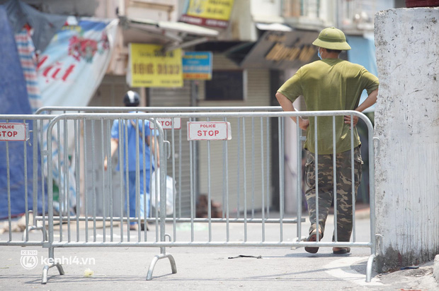 NÓNG: Hà Nội phong tỏa toàn bộ 1 phường của quận Hoàn Kiếm do có dân quân tự vệ dương tính SARS-CoV-2-1
