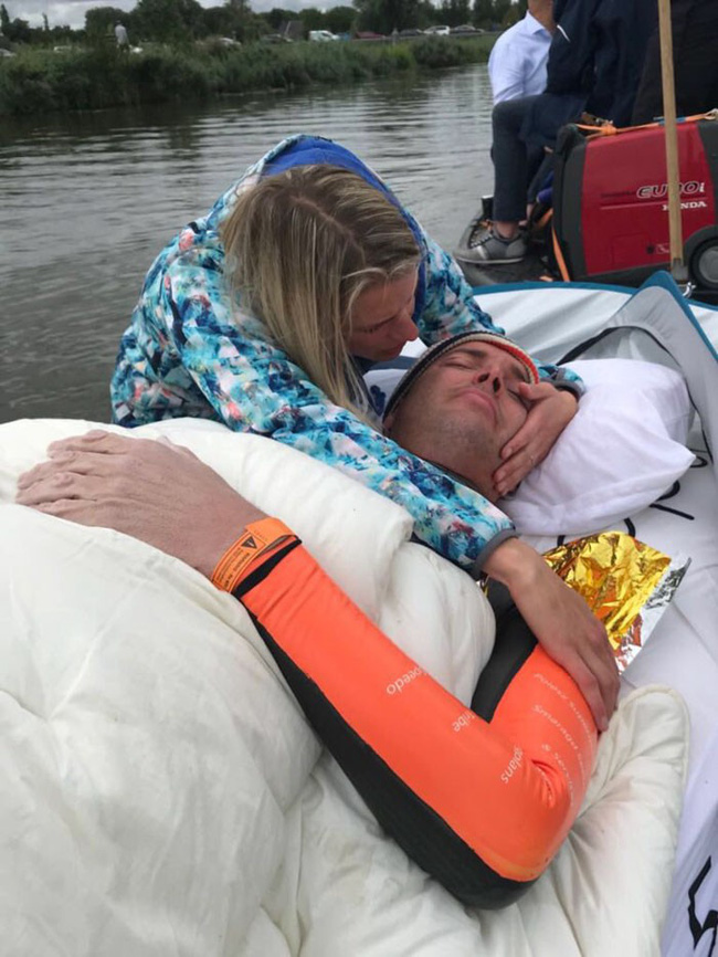 Không ai có thể tưởng tượng đây là bàn chân của VĐV bơi lội Olympic cùng câu chuyện nhói lòng đằng sau-10