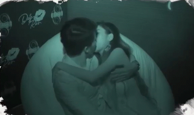 Để trai lạ sờ soạng, hôn vồ vập trên show hẹn hò, nữ vũ công Việt bị cha ruột từ mặt!-2