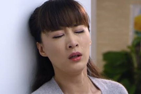 Vô kinh trong 3 tháng, cứ ngỡ có tin vui, ai ngờ liếc nhìn điện thoại chồng, cô mới biết mình “trúng kế”
