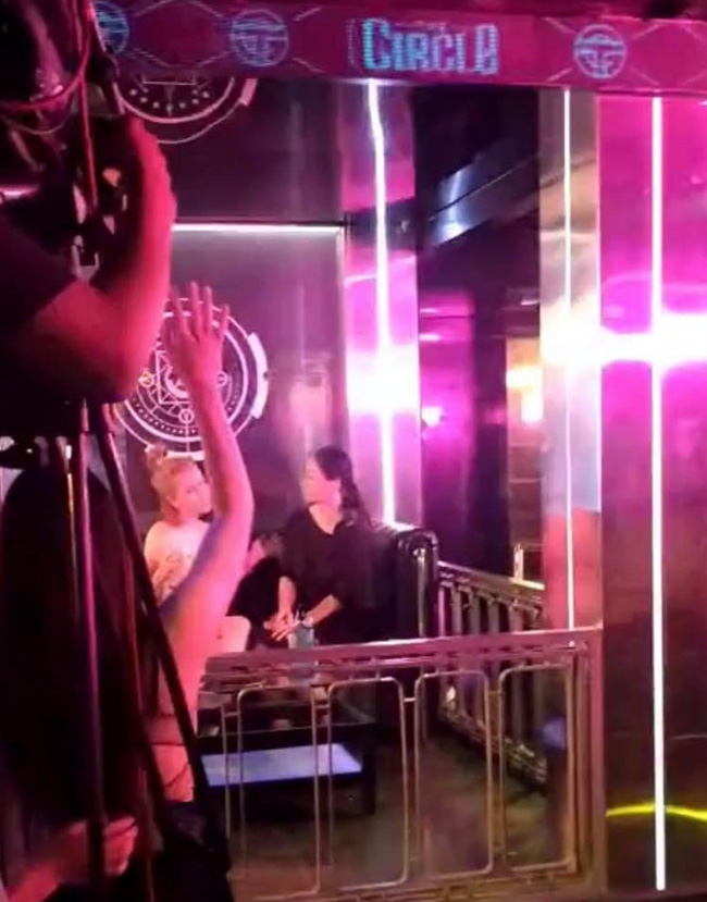 Hương vị tình thân: Lộ clip bà Xuân đi bar, phát hiện bộ mặt thật của Thiên Nga?-1