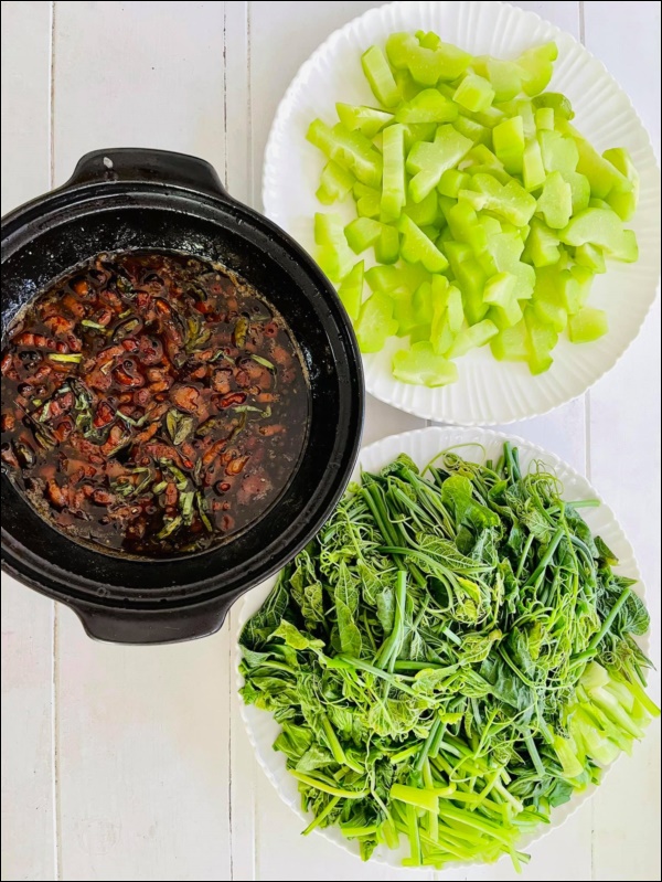 Vườn rau mướt mắt&nbsp;trong biệt thự của&nbsp;Thân Thúy Hà gì cũng có, ngày dịch sẵn thực phẩm xanh tại gia ai cũng thèm-17