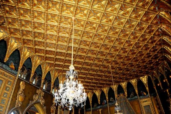 Cận cảnh biệt thự nguy nga nơi Donald Trump ở sau khi rời Nhà Trắng, riêng phòng khiêu vũ cũng được dát 7 triệu đô vàng lá-13