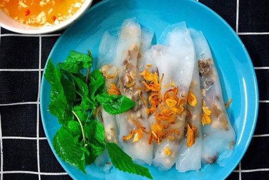 Bánh cuốn làm thế này vừa ngon, vừa dễ mà ăn bao nhiêu cũng chẳng sợ tăng cân
