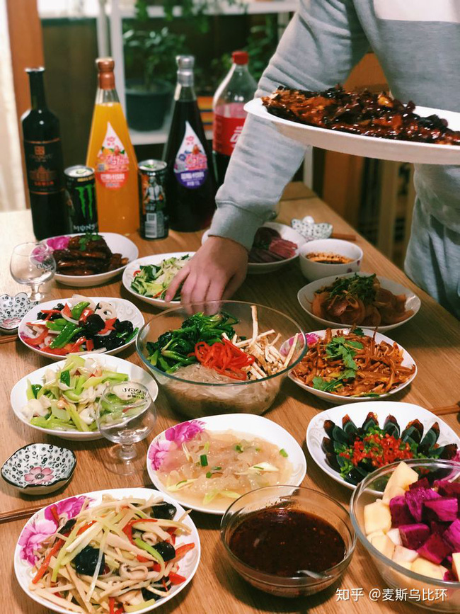 Khác biệt trong mâm cơm để phần con dâu và con trai: Câu chuyện về người mẹ chồng thiên vị&nbsp;khiến tất cả ngã ngửa-2