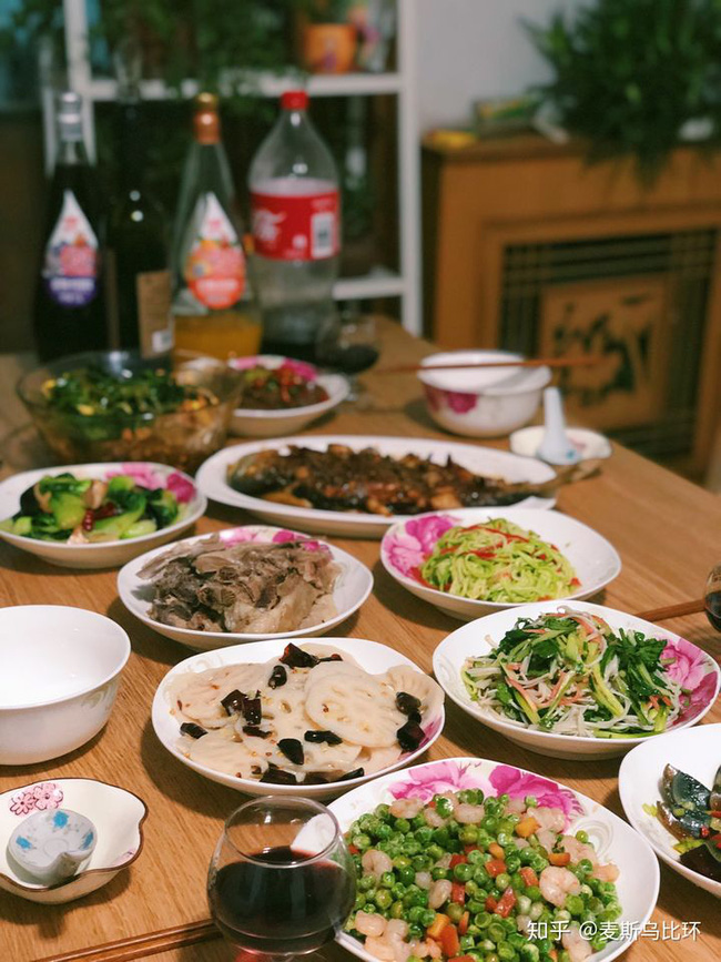 Khác biệt trong mâm cơm để phần con dâu và con trai: Câu chuyện về người mẹ chồng thiên vị&nbsp;khiến tất cả ngã ngửa-4