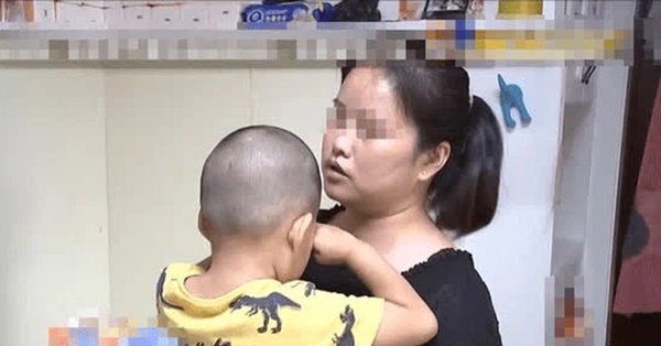 Thuê bảo mẫu trông con trai 3 tuổi, người mẹ kinh hoàng phát hiện hành vi mất nhân tính-1