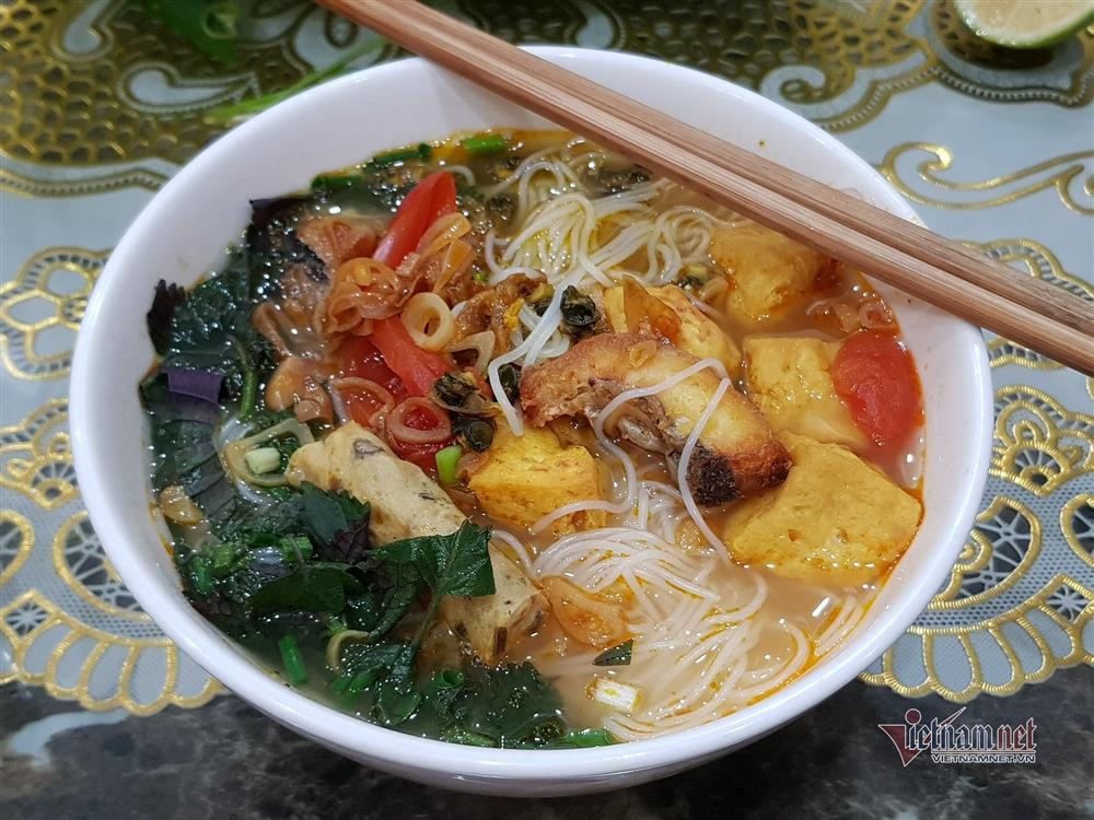 Một nhà đi chợ hộ ba hàng xóm, đến bữa thi món ngon qua mạng-5