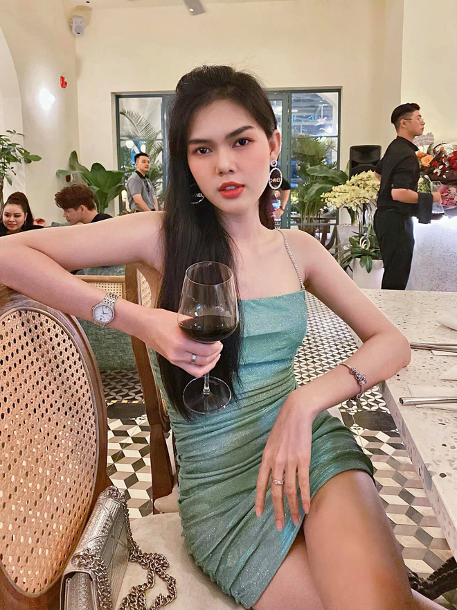 Mỹ nhân Vbiz cực sexy và có cuộc sống chanh sả bất ngờ thông báo đã cạo đầu quy y do trầm cảm nặng sau loạt biến cố-13