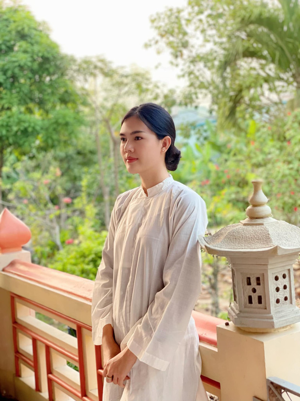 Mỹ nhân Vbiz cực sexy và có cuộc sống chanh sả bất ngờ thông báo đã cạo đầu quy y do trầm cảm nặng sau loạt biến cố-17