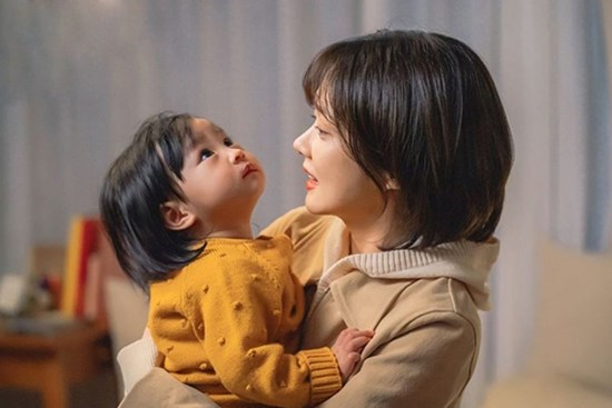 Em gái chồng ly hôn, chị dâu nhận nuôi cháu trai, lúc dọn dẹp nhà cửa thì tìm thấy bí mật động trời