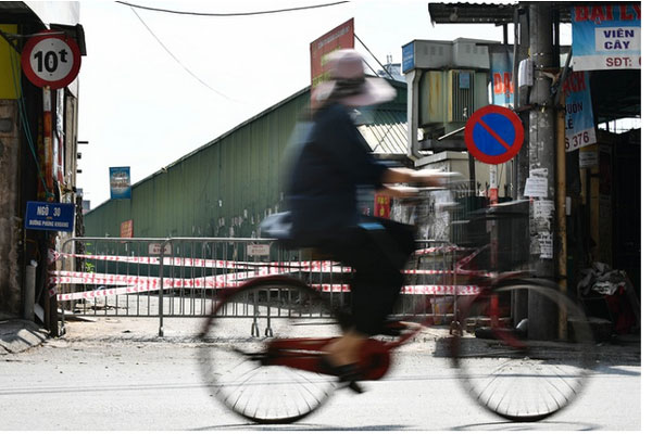 Chợ đóng cửa, nỗi lo khi siêu thị xuất hiện F0-4