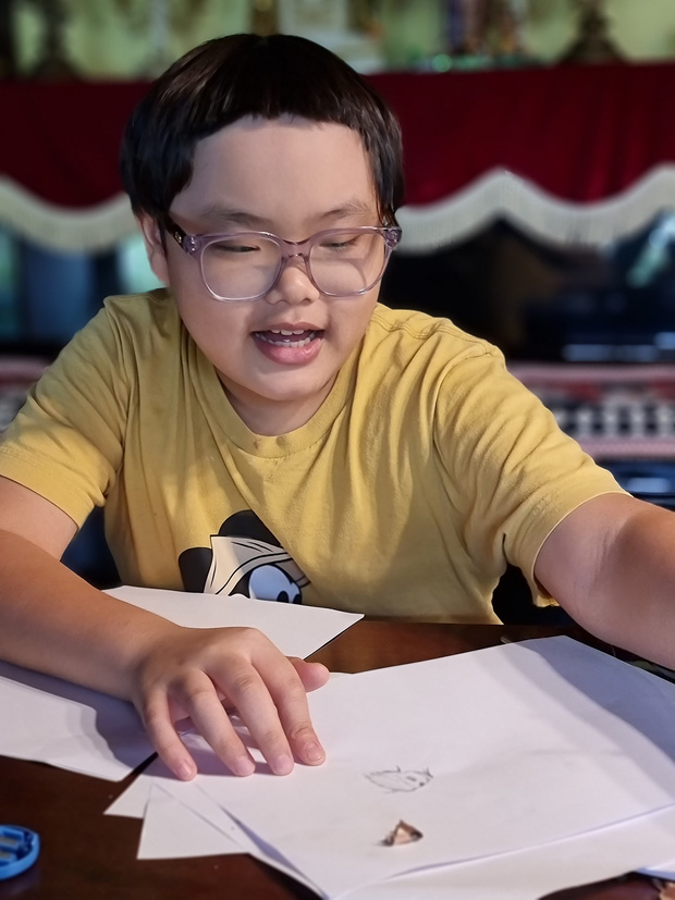 Con trai Xuân Bắc lại tấu hài nữa rồi: Tự vào nhà tắm cắt tóc sau thời gian dài nghỉ dịch và cái kết cười mệt-2