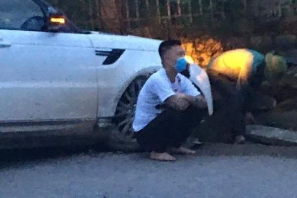 Cảnh tài xế trắng đêm chờ đón và hỗ trợ bà con đi từ miền Nam về quê tránh dịch Covid-19-13
