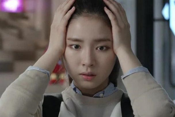 Nghe tiếng loảng xoảng, tôi hốt hoảng chạy xuống bếp thì khiếp sợ với cảnh chồng nằm sõng soài trên sàn nhà-2