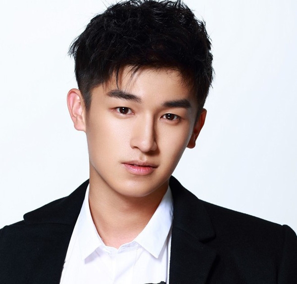 Cái chết bí ẩn trong tình trạng lõa thể của tiểu Angelababy bị khơi lại sau khi Ngô Diệc Phàm ngã ngựa-4