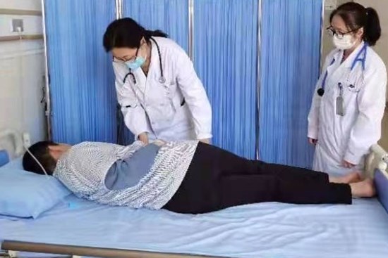 Cậu bé 15 tuổi bị đục thủy tinh thể, suýt mù vĩnh viễn: Bác sĩ cảnh báo 