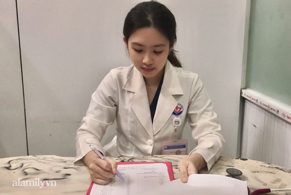 Nữ bác sĩ trong tua cấp cứu giành giật lại sự sống cho bệnh nhân COVID-19: Chưa bao giờ nghĩ tới việc bỏ cuộc!-2