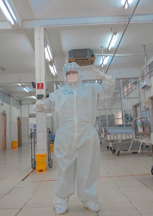 Nữ bác sĩ trong tua cấp cứu giành giật lại sự sống cho bệnh nhân COVID-19: Chưa bao giờ nghĩ tới việc bỏ cuộc!-6